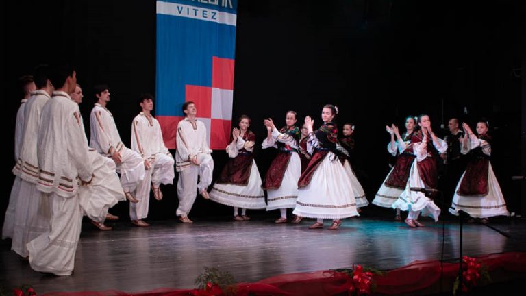 U dvorani Hrvatskog doma u Vitezu održan veliki koncert HKD ,,Napredak” podružnica Vitez