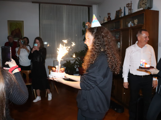 IMG-7971afe88998a9bf8e3b4593e85e4c38-V.jpg