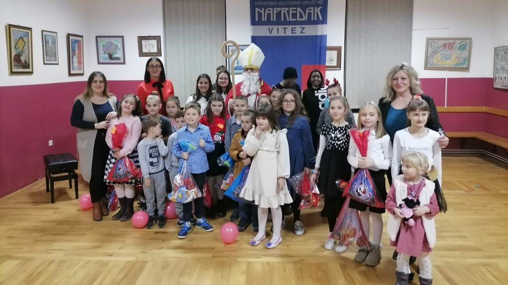 Napretkovim najmlađim članovima došao sveti Nikola
