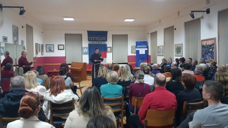 Brojni Vitežani nadahnuti duhovnim predavanjem fra Nikole Kozine