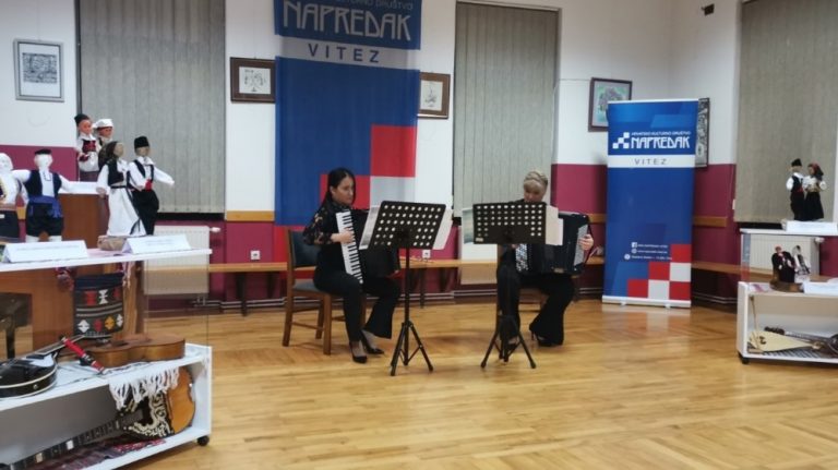 Koncertom Dua Accoladies započelo opremanje Napretkove etno galerije narodnih nošnji