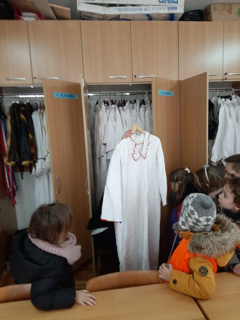 IMG-46df1928b245da0c0cce87d31946e7e4-V-768x1024.jpg
