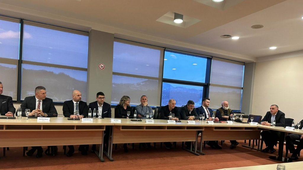 Članovi HKD ,,Napredak” Vitez na sastanku s ministrom Grlićem- Radmanom i nositeljima gospodarskog i društvenog života Lašvanske doline