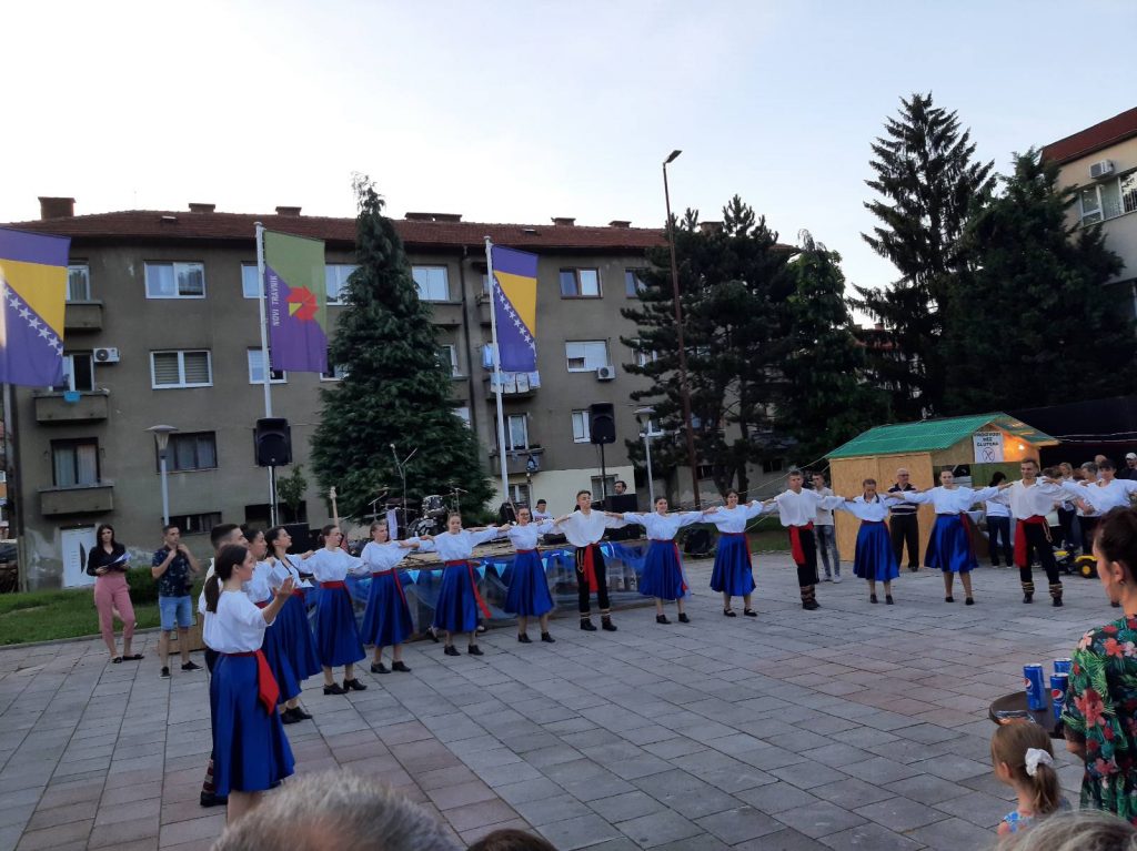 IMG-3a60a56ce71ae100814dd98538e9e94e-V-1024x767.jpg