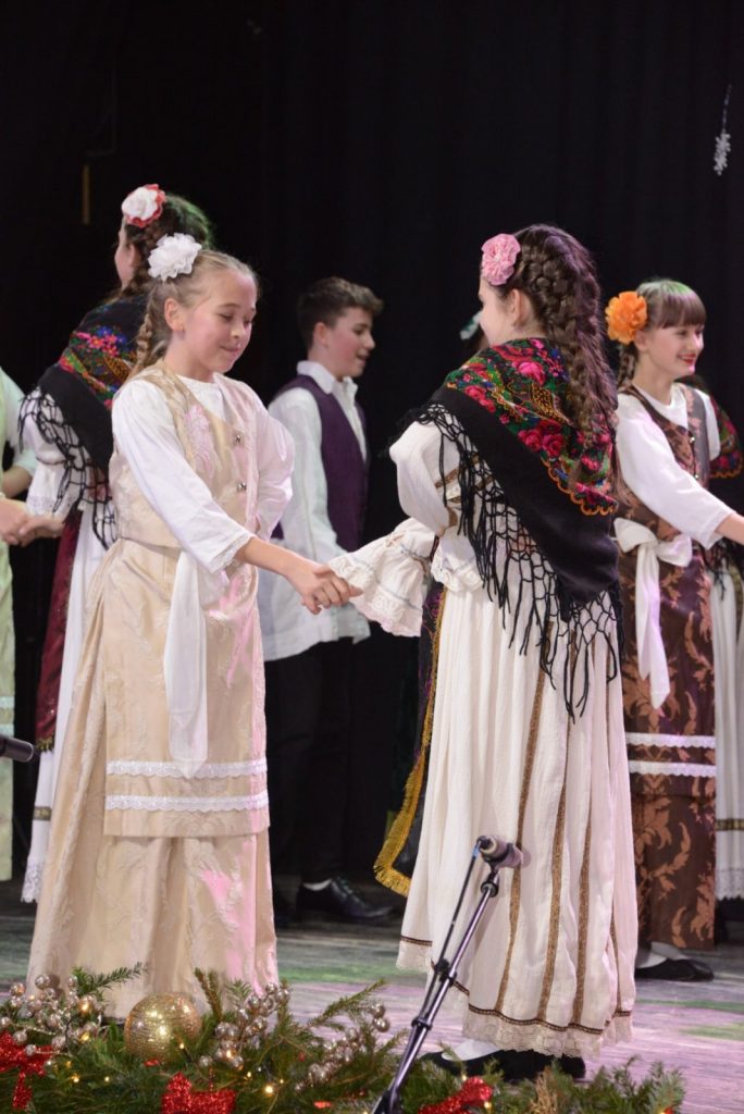IMG-23037e72a7f1d92c6e75f5671b124152-V-684x1024.jpg