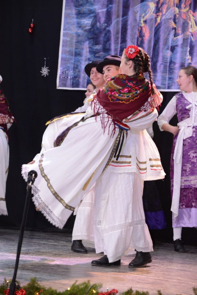 IMG-69ef74d14635ee9afbf598be7e283096-V-684x1024.jpg