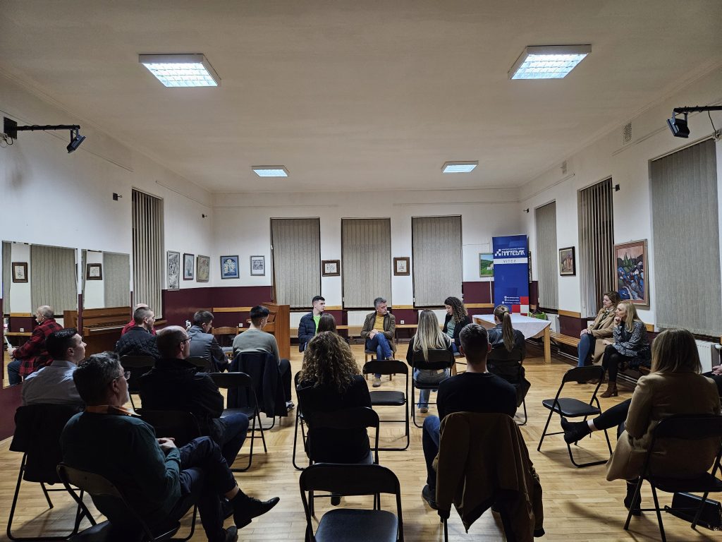 Književni susret srednjoškolaca i književnika Almira Alića u Vitezu