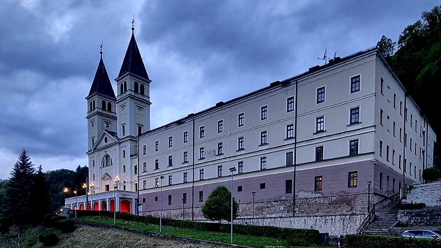 IMG-dea0d946ffaa7abb1adef4adbaf7e30b-V.jpg