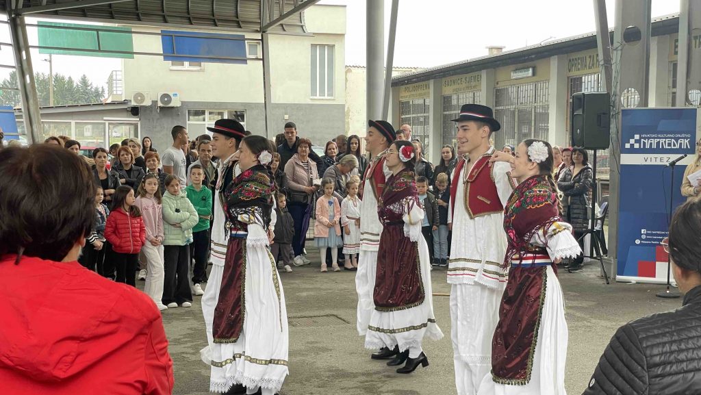 IMG-0ce95bbf5e43f7fffb91e9638fd20bcd-V-1024x577.jpg