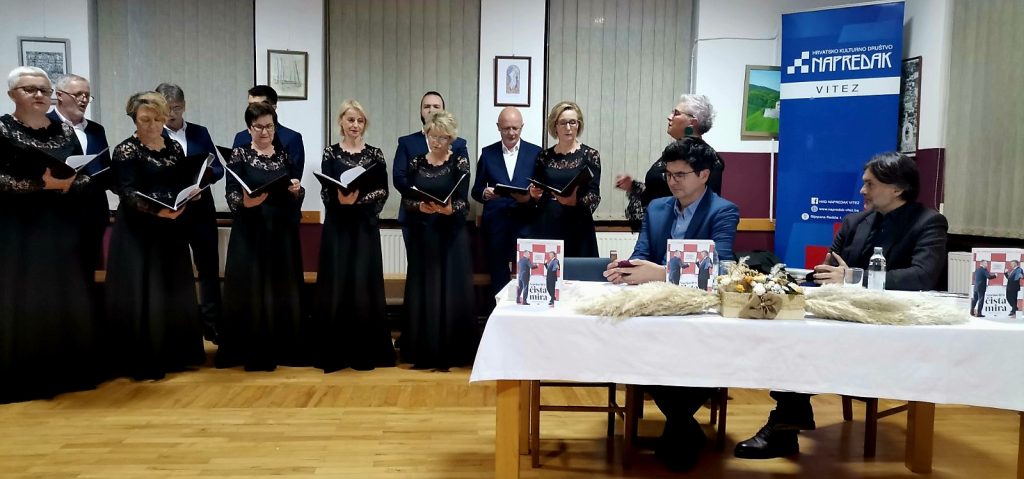 U Vitezu predstavljena knjiga “Neprijatelji iz čista mira”