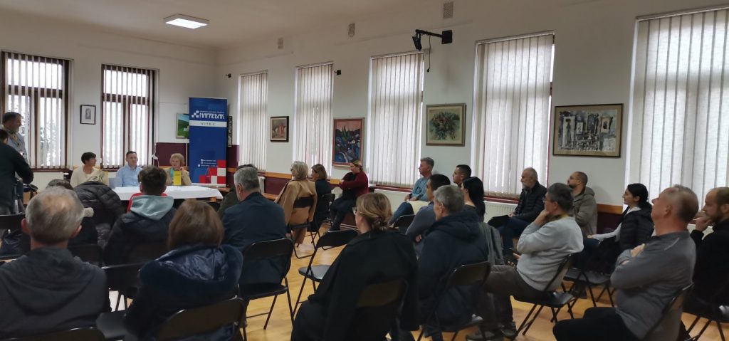 U prostorijama HKD “Napredak” Vitez održan okrugli stol ‘Pomozimo zajedno – služiti čovjeku’