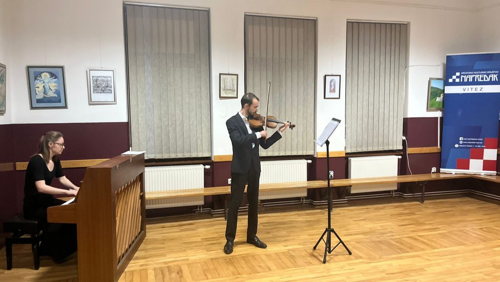 FOTO: Virtuozna izvedba dvoje briljantnih glazbenika u Napretku