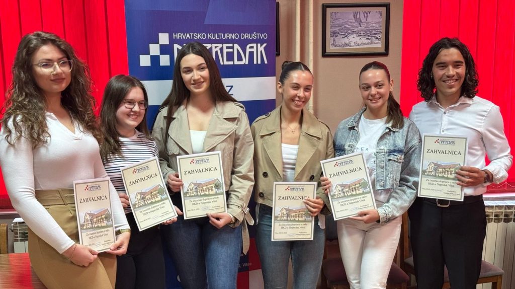 Svečana podjela zahvalnica maturantima HKD Napredak Vitez