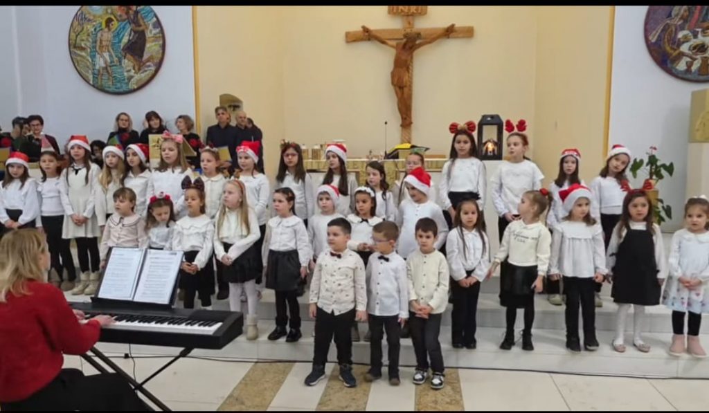 NAPRETKOV DJEČJI ZBOR “MAŠTA” NA ADVENTSKOM KONCERTU